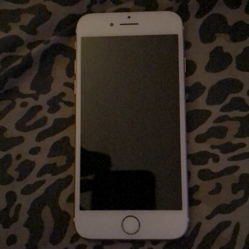 iPhone 7  unLocked